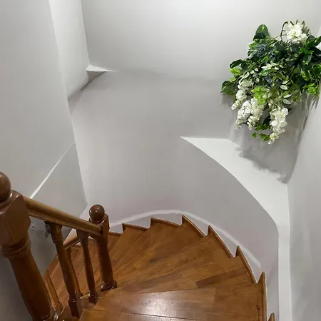 Nook Boutique Hotel *